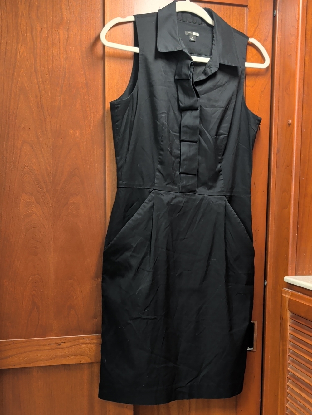 Ann Taylor Black Sleeveless Sheath Dress Front Ruffle Detail. Sz. 6 LBD!